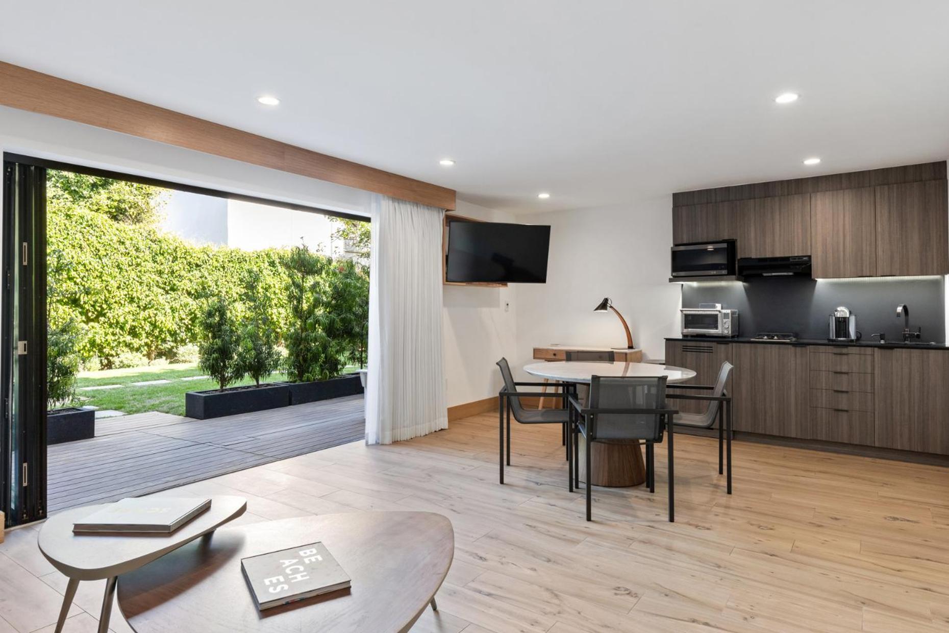 Malibu Sand Carbon Beach Suites Exterior foto