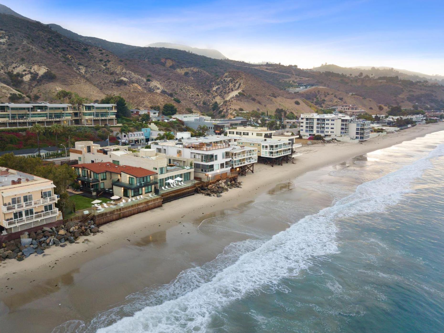 Malibu Sand Carbon Beach Suites Exterior foto
